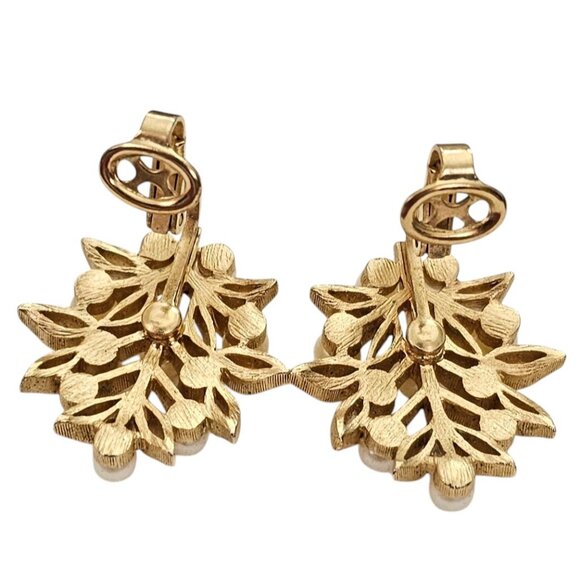 Trifari Gold Tone Faux Pearl Open Leaf Clip-On Earrings, Signed L832 - Picture 5 of 7